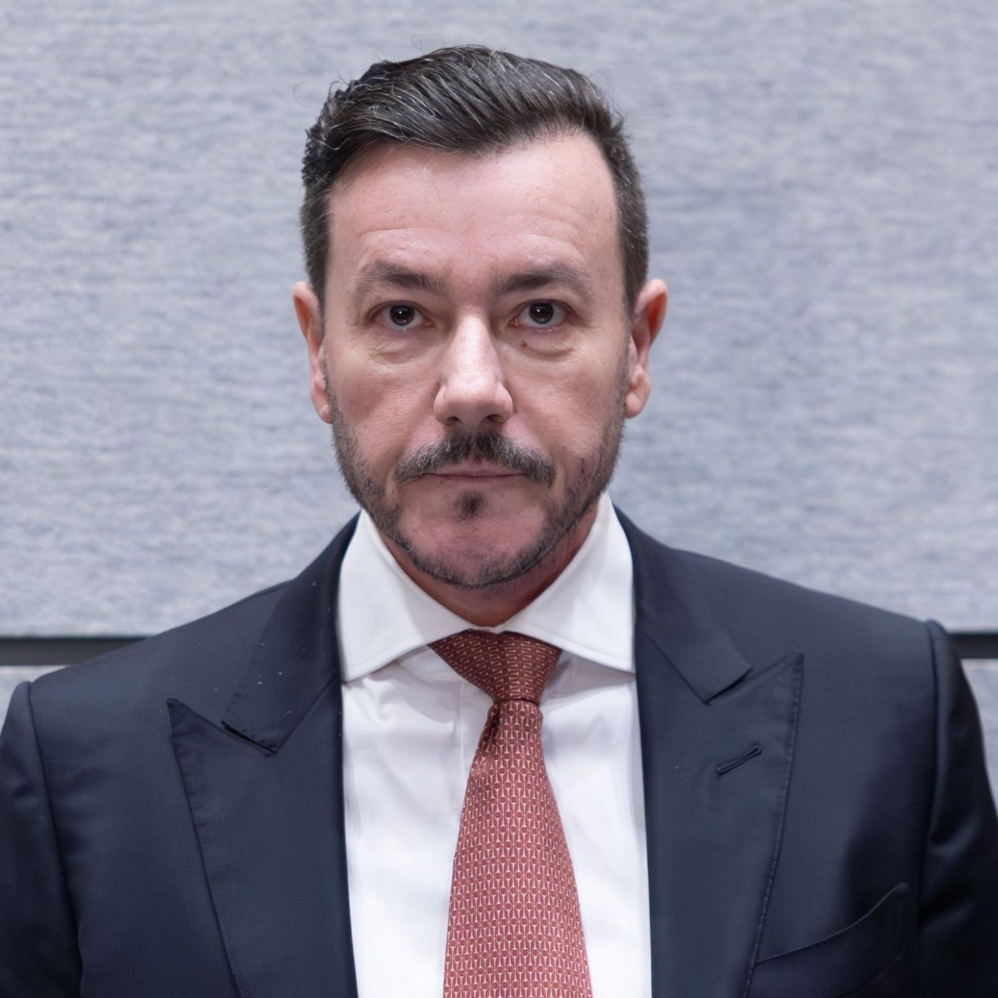 Benko vor Gericht: Ex-Milliardär bekennt sich nicht schuldig