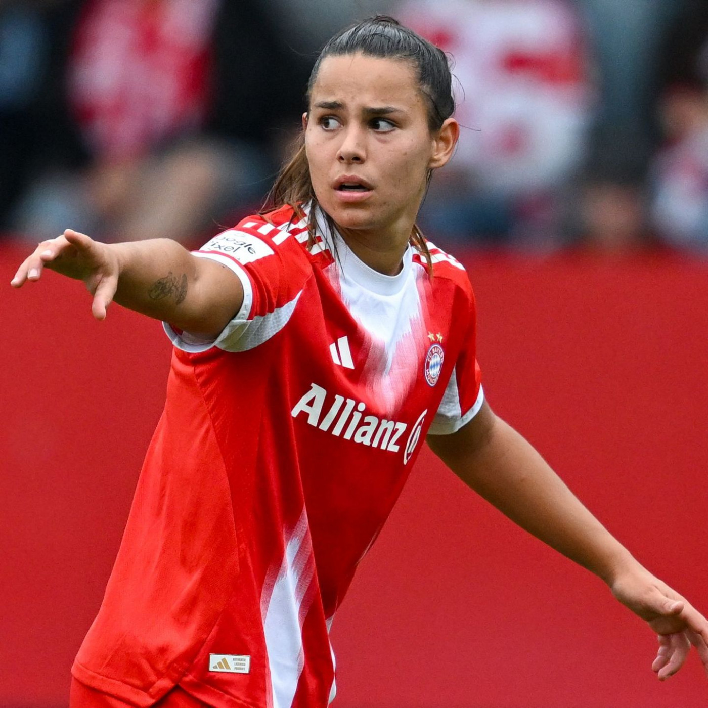 Nationalspielerin Lena Oberdorf wieder am Knie verletzt