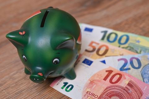 Deutsche sparen weniger – international aber weit vorn