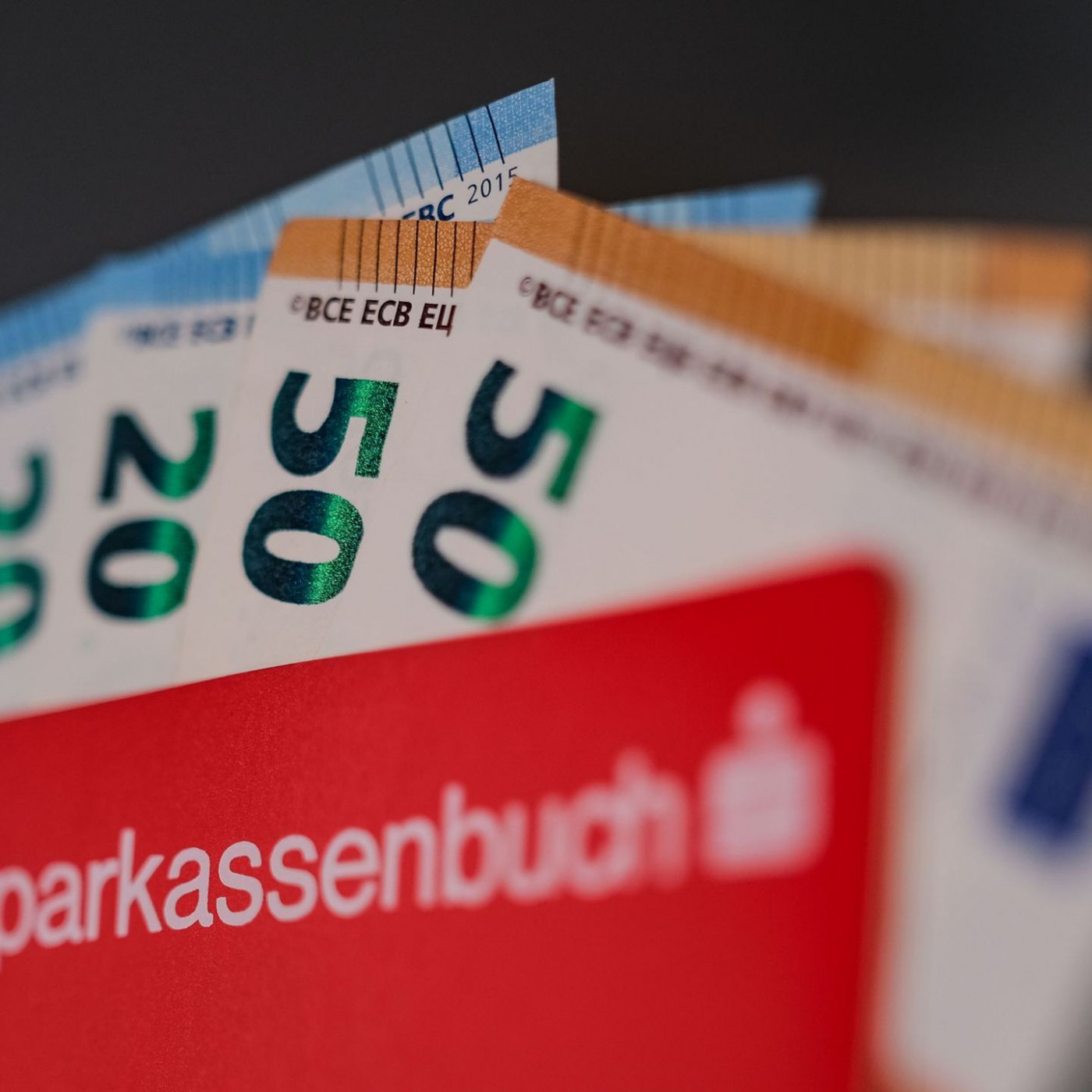 Deutsche sparen viel, aber meist ohne Plan