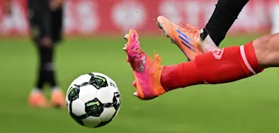 Gladbach geht gegen St. Pauli in Führung, Heidenheim schockt Frankfurt