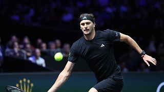 Jannik Sinner demütigt vollkommen entkräfteten Zverev