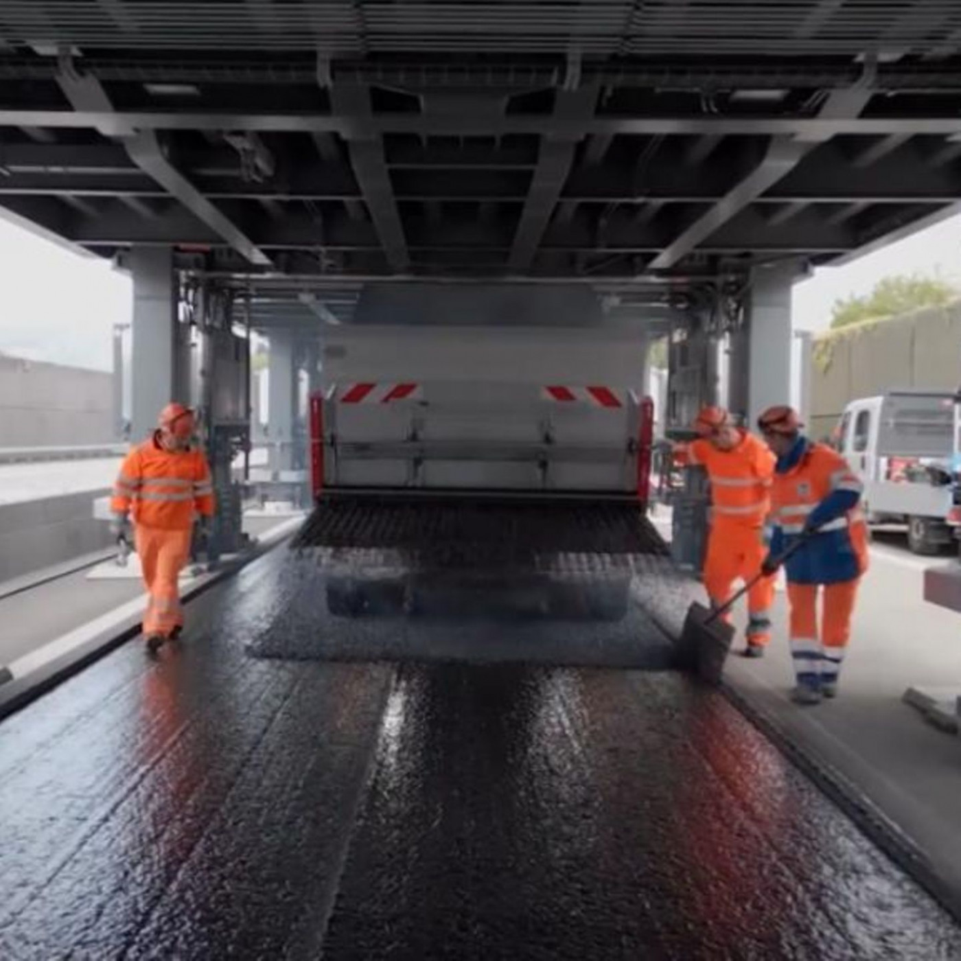 Marode Straßen sanieren ganz einfach: Was wir von den Schweizern lernen können