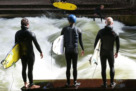 München verliert seine Eisbachwelle – und rätselt über den Grund