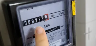 Minus 17,4 Prozent – Strom-Netzentgelte sinken 2026 auch für Privathaushalte deutlich