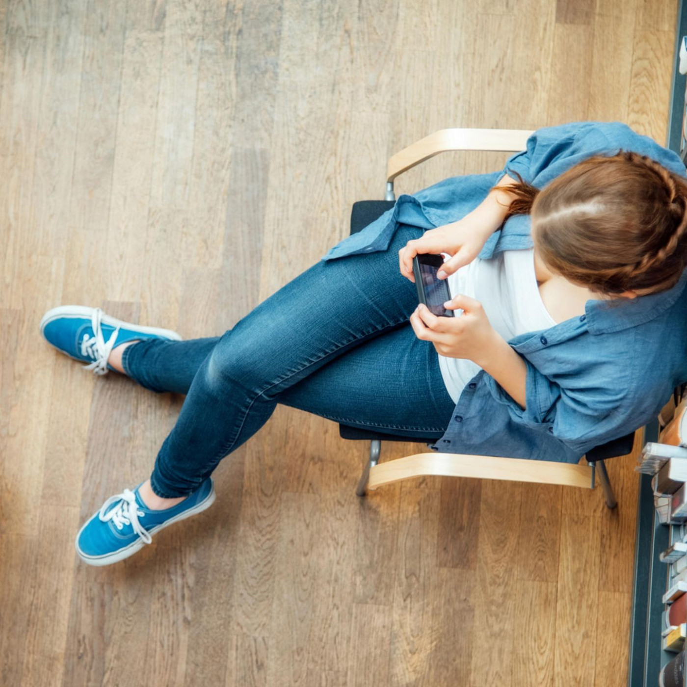 Warum wir es uns abgewöhnen sollten, die Beine übereinander zu schlagen