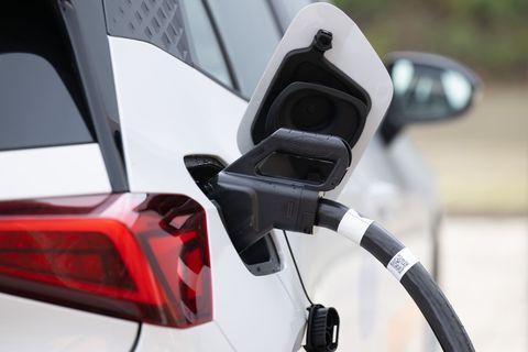Preise für Elektroautos und Verbrenner nähern sich an