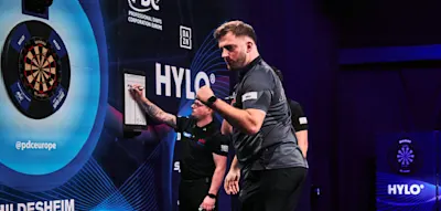 Spielunterbrechungen, ein Rechenfehler und das WM-Ticket in den Alexandra Palace