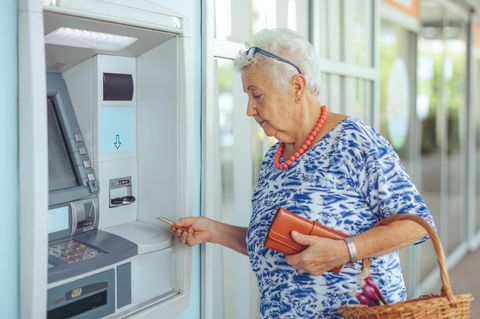 4100 Euro Gehalt: So viel Rente kommt laut Formel am Ende heraus