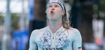 Beim chaotischsten Triathlon des Jahres wird dem Deutschen der Sieg aberkannt