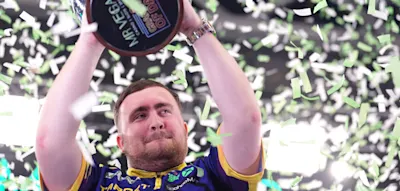 Mit 18 Jahren an der Spitze – Die Darts-Welt hat eine neue Nummer eins