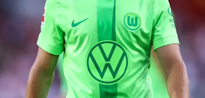 VW und Bayer drohen mit Klage