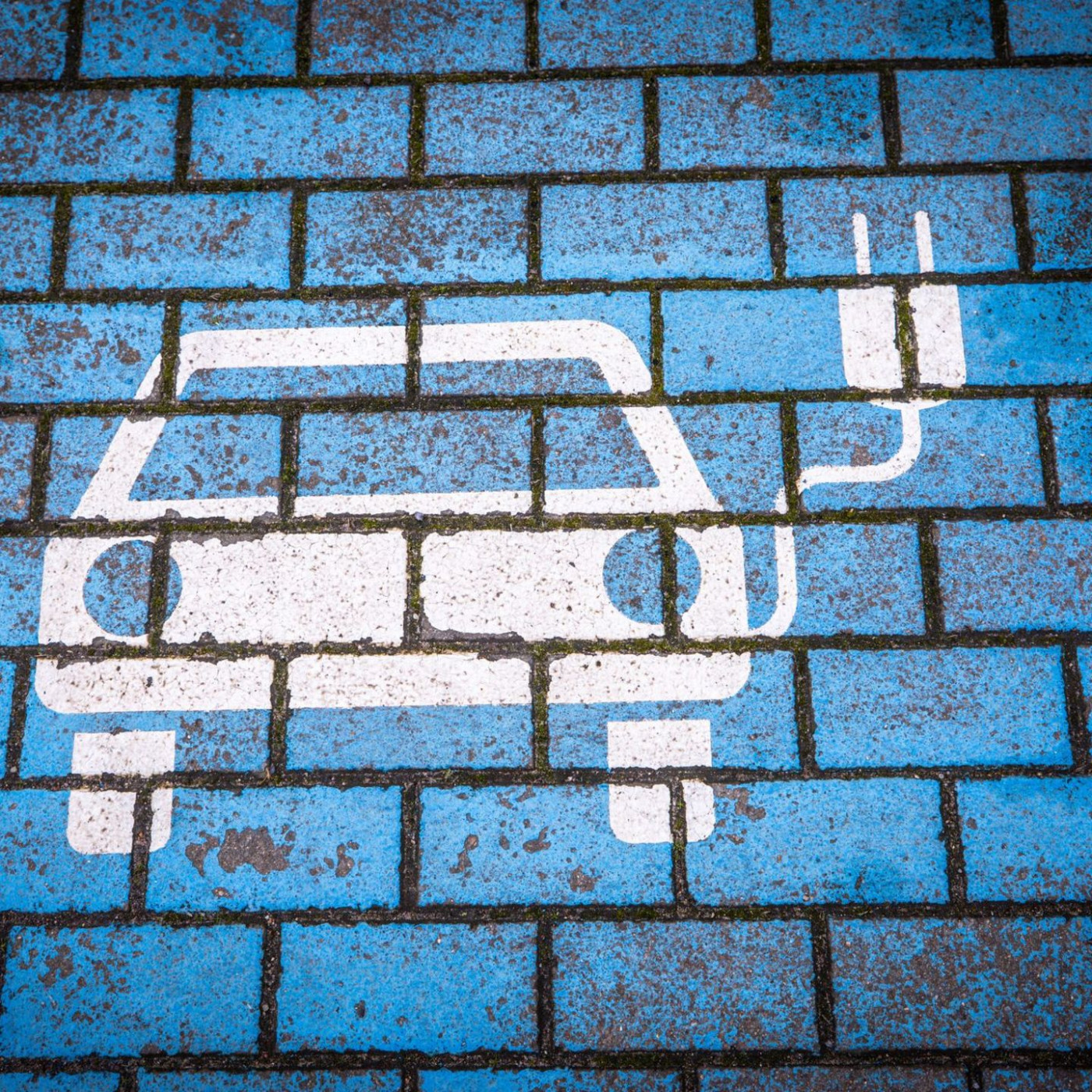 Studie: So kommt das Elektroauto im Mehrfamilienhaus an