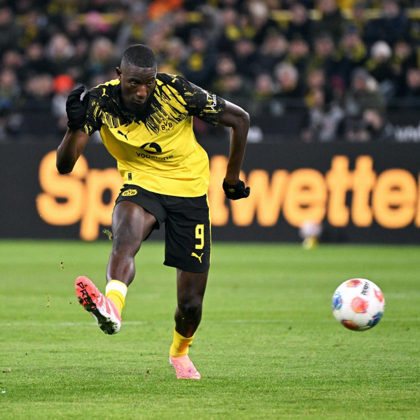 Wer überträgt Borussia Dortmund gegen FC Villareal in der Königsklasse?