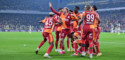 Sanés Führungstor wird von einem Feuerzeugwurf überschattet