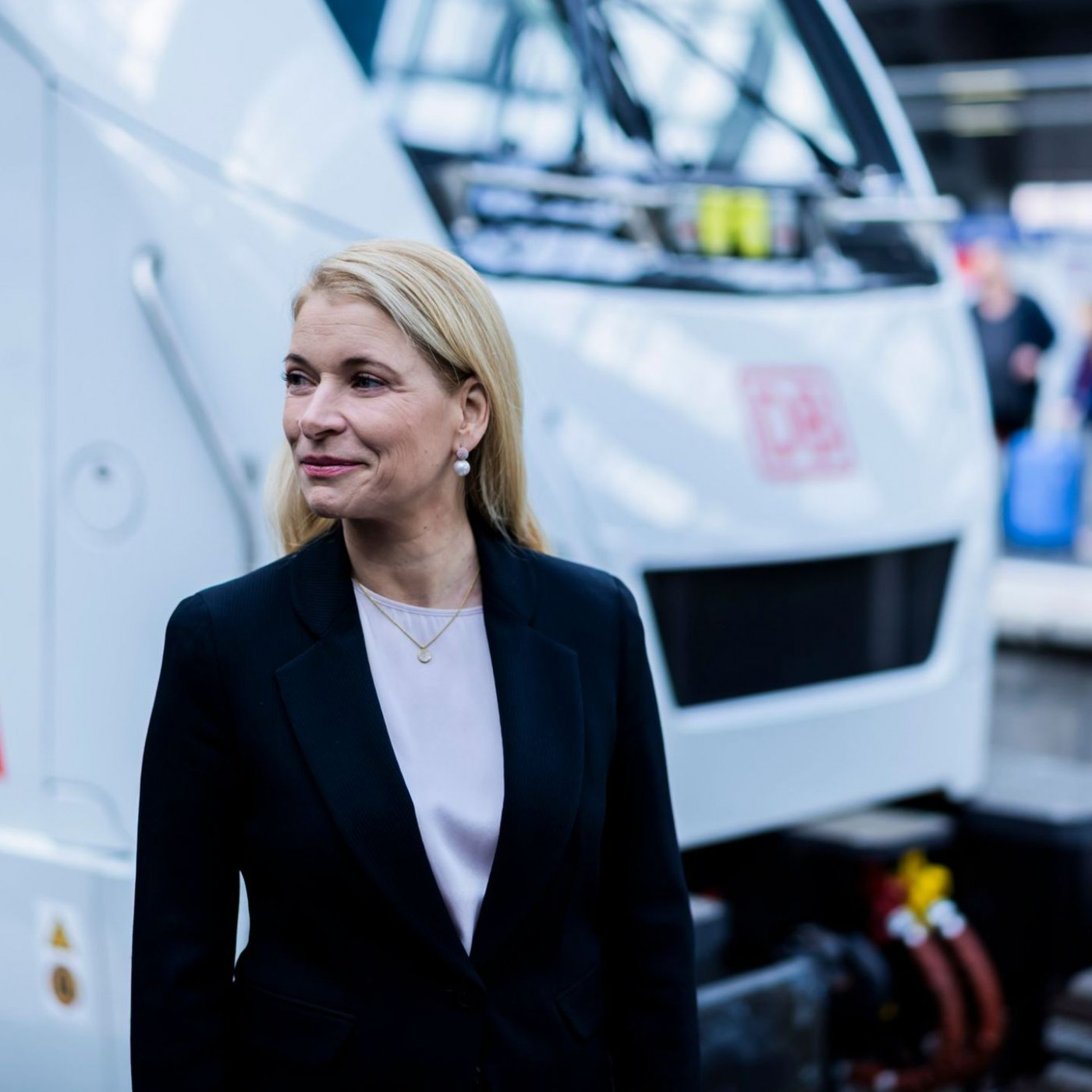 Bahnchefin verspricht sauberere Züge und mehr Sicherheit