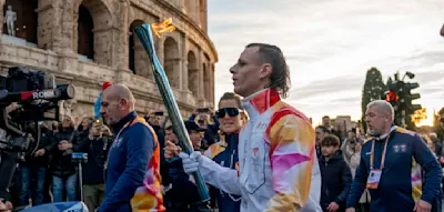 Propalästinensische Demonstranten wollen offenbar Fackellauf stören – Polizei greift ein
