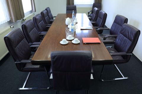 Verg&uuml;tung f&uuml;r Dax-Kontrolleure steigt auf 128 Millionen Euro