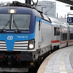 Neuer ICE L der Bahn wird von angemieteten Loks gezogen