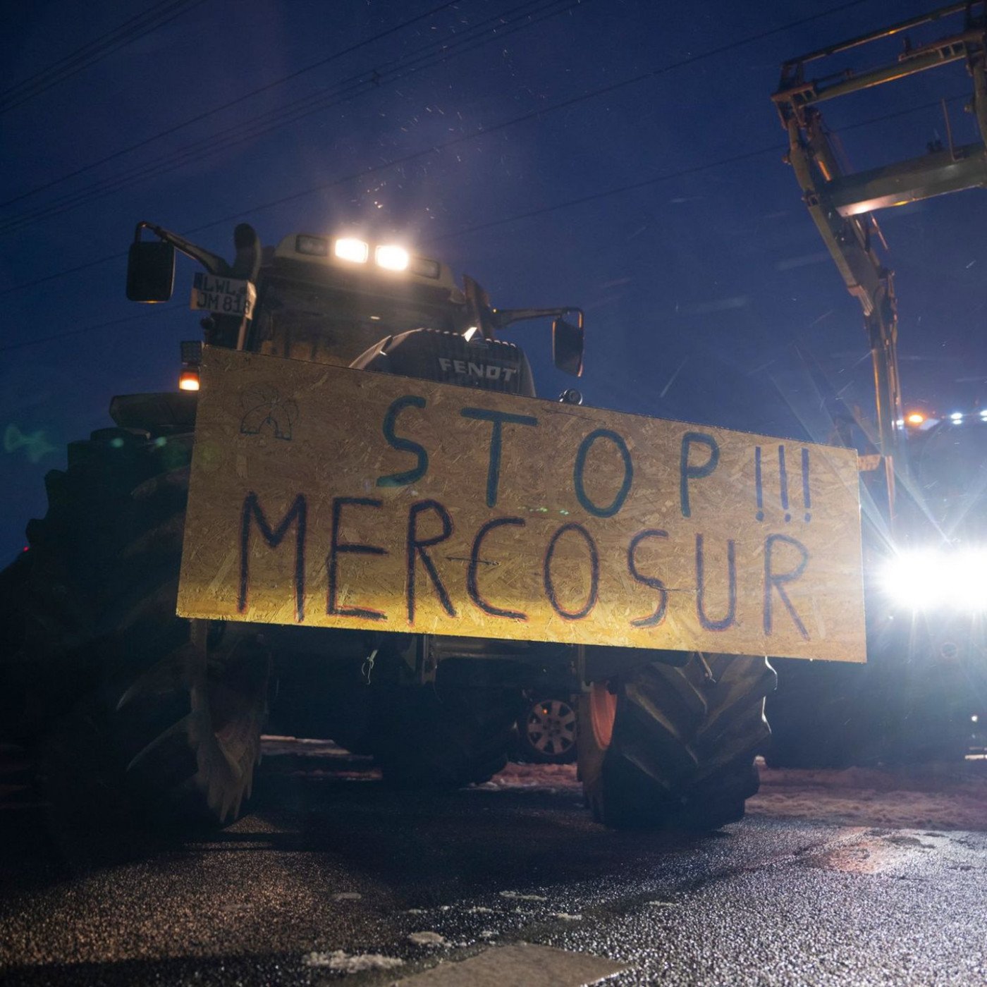 Bauernproteste an Autobahnen gegen EU-Handelsabkommen