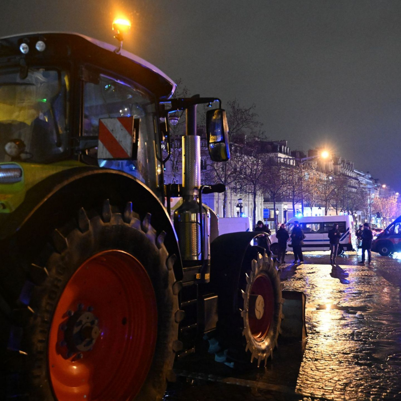 Bauern blockieren vor Mercosur-Abstimmung Autobahn