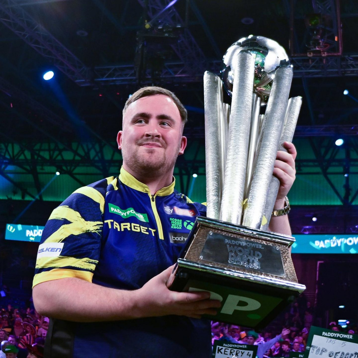 Littler unterschreibt "gr&ouml;&szlig;ten Vertrag in der Geschichte des Darts-Sports"