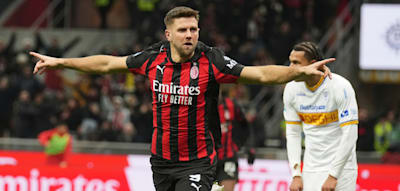 Erst bestohlen, dann getroffen &ndash; &bdquo;Fu&szlig;ballgott&ldquo; F&uuml;llkrug in Mailand gefeiert