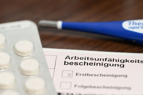 Kasse: Krankheitsausf&auml;lle im Job auch 2025 auf hohem Niveau