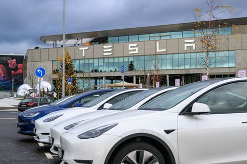 Umfrage: Mehrheit w&uuml;rde keinen Tesla kaufen