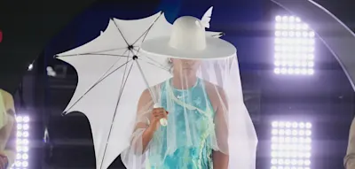 &bdquo;Ikonisch&ldquo; &ndash; Mit diesem extravaganten Outfit verzaubert Naomi Osaka das Publikum