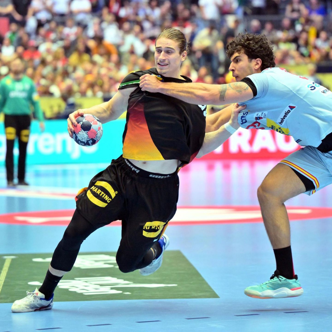 Deutschland besiegt Spanien und zieht in EM-Hauptrunde ein