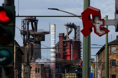 Noch im "freien Fall"? Industrie sucht Weg aus der Krise