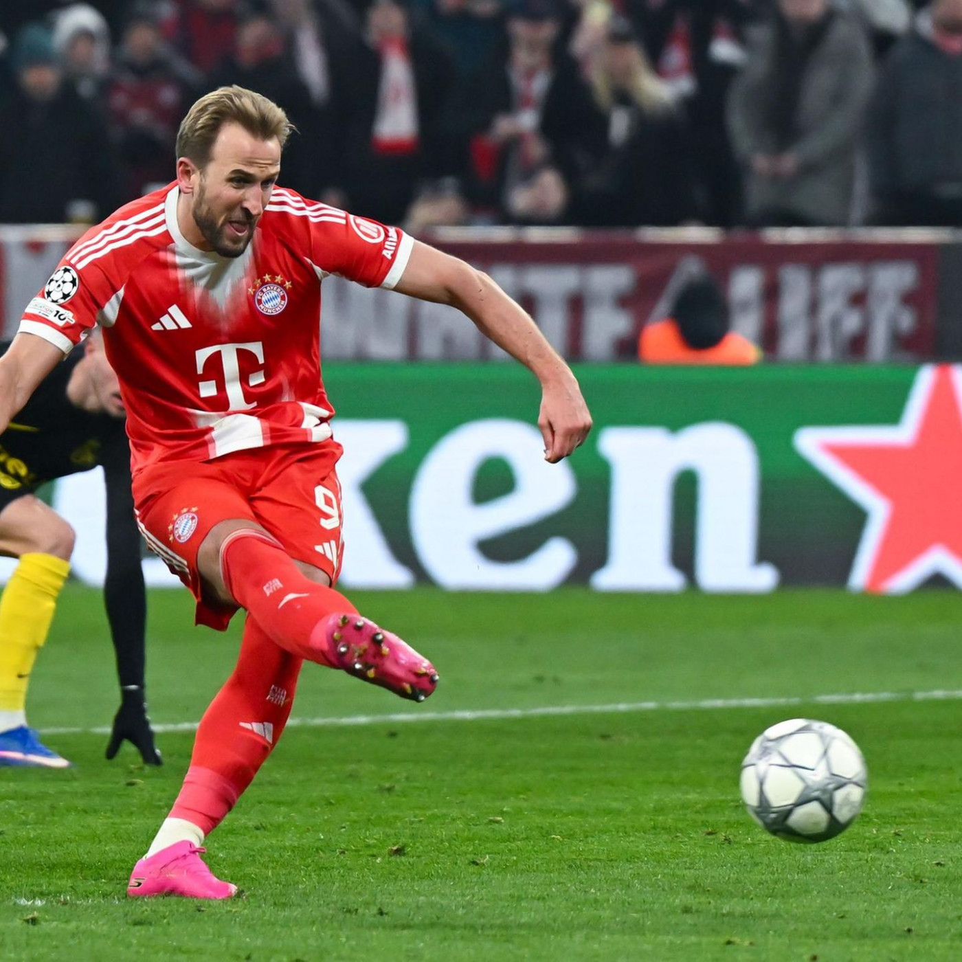 Bayern M&uuml;nchen siegt &ndash; Eintracht Frankfurt fliegt