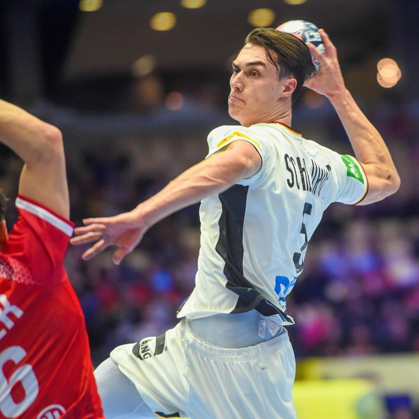 Ein Wurf wie ein Geschoss &ndash; Schluroff ist die Geheimwaffe des DHB-Teams