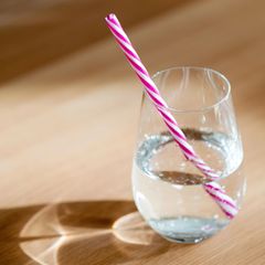 Verbraucher greifen h&auml;ufiger zu Mineralwasser