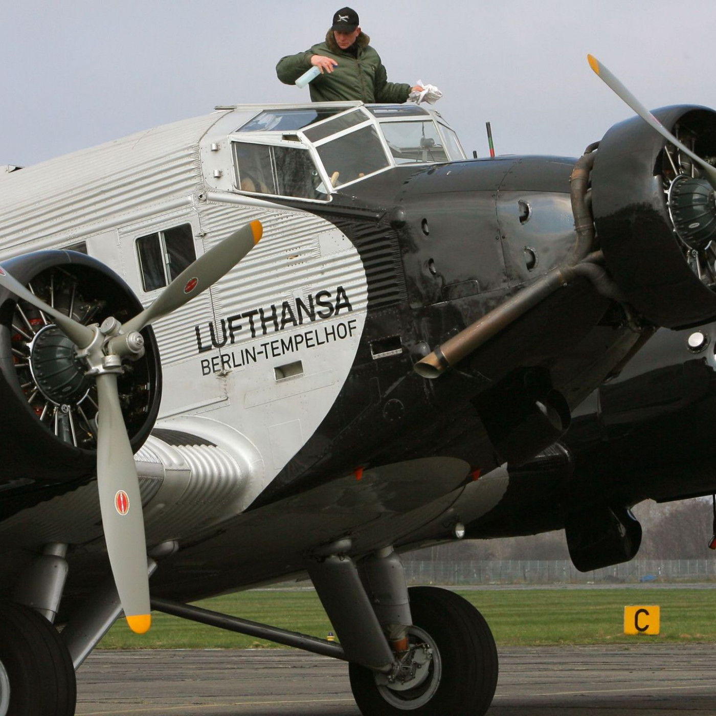 Lufthansa-Chef: Nehmen unsere Nazi-Geschichte an