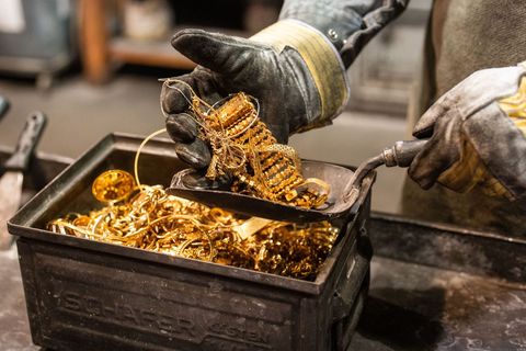 Preise f&uuml;r Gold und Silber ziehen nach Turbulenzen wieder an