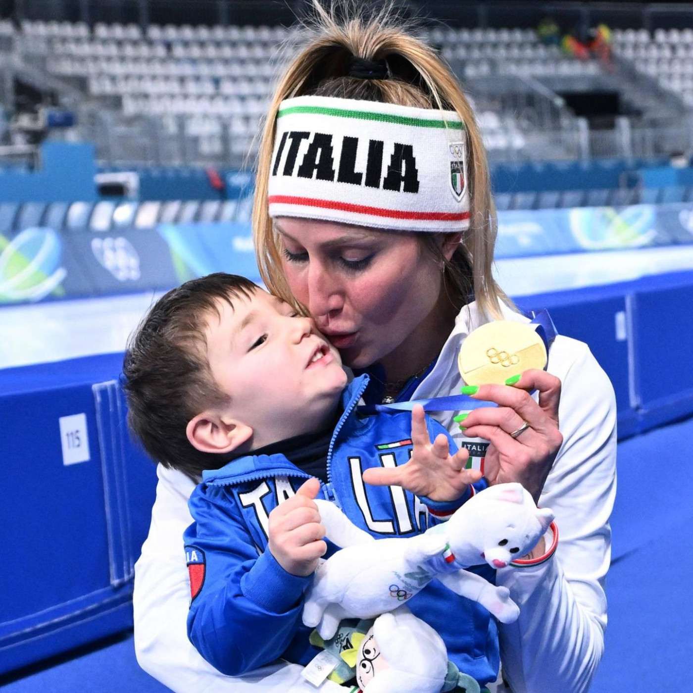 Eine Olympiasiegerin feiert mit ihrem Sohn &ndash; und alle haben eine Meinung dazu