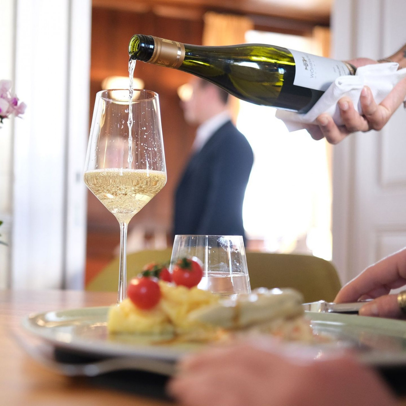 Gastgewerbe unter Druck: Umsatz sinkt 2025 preisbereinigt