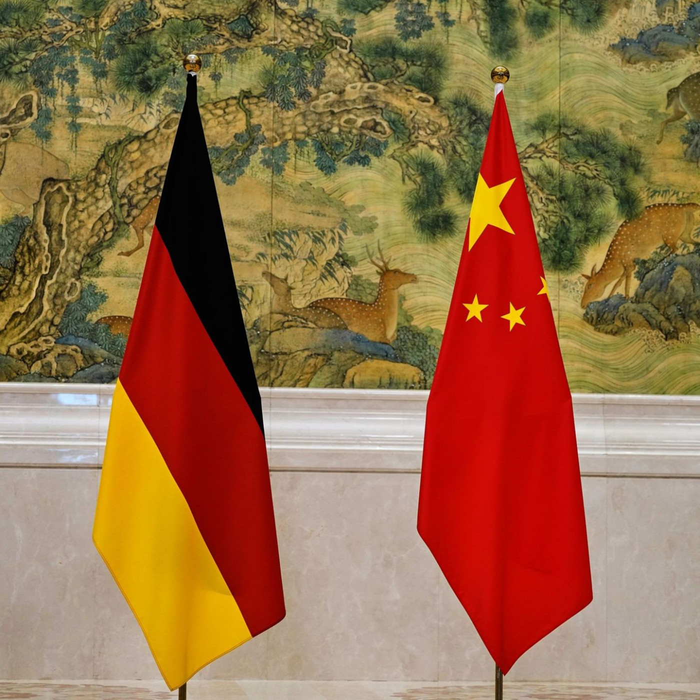 Merz in Peking: Wie abh&auml;ngig ist Deutschland von China?