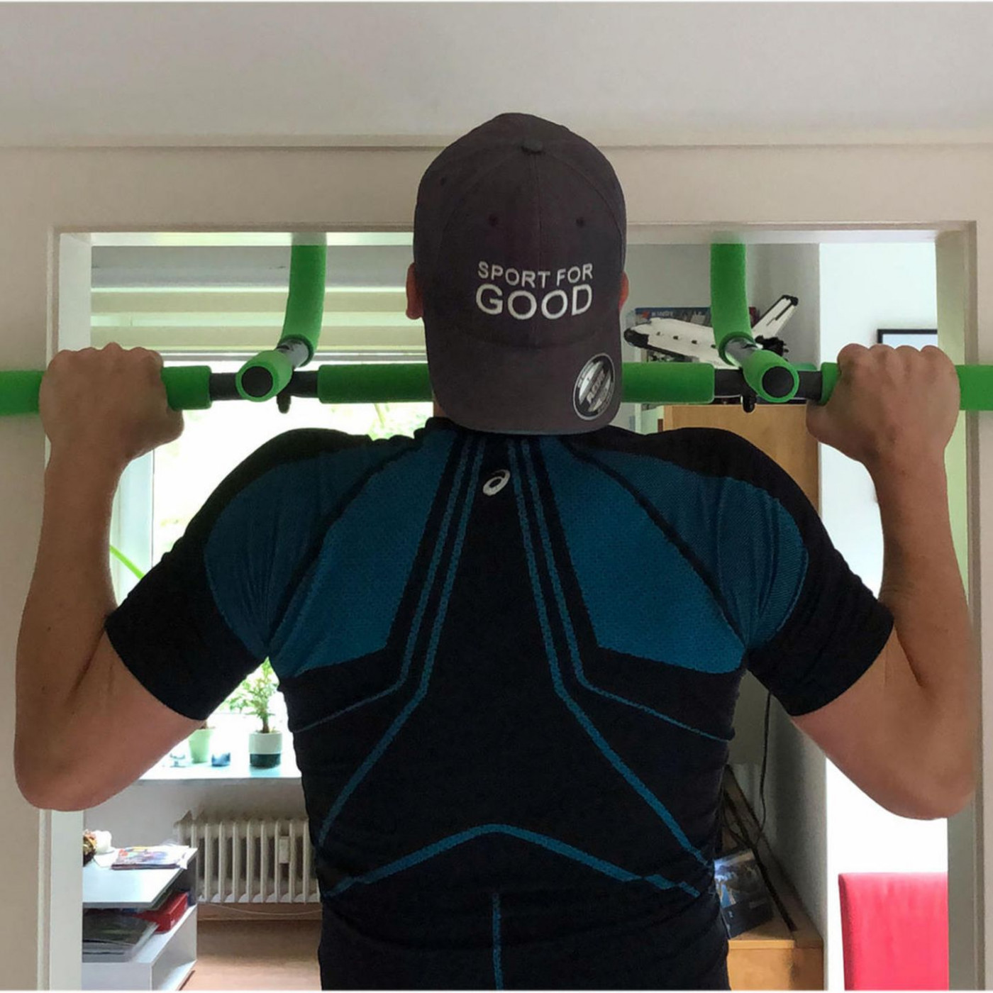 Klimmzugstangen f&uuml;r die T&uuml;r: Wie stabil sind mobile Fitnessger&auml;te?