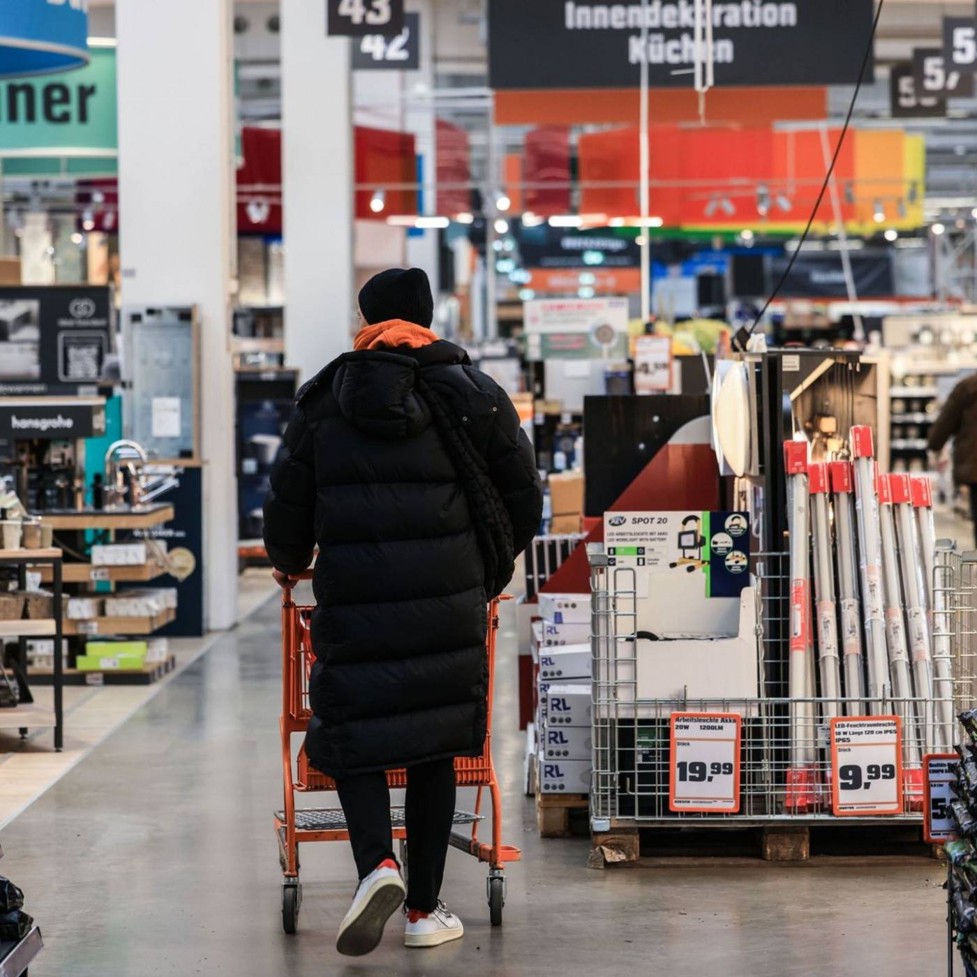 Kunden kaufen weniger Werkzeug und Gartenger&auml;te im Baumarkt