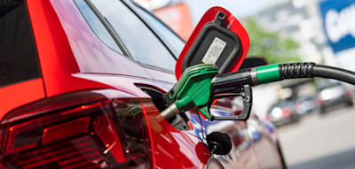 Dieselpreis springt &uuml;ber 2-Euro-Marke &ndash; &Ouml;lpreise steigen weiter deutlich