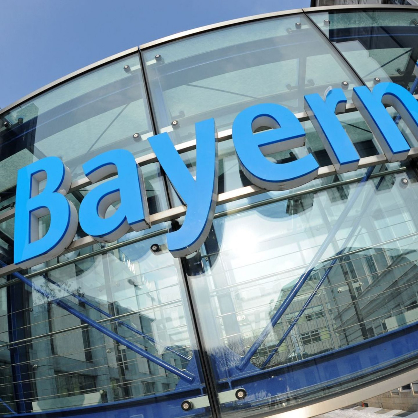 BayernLB-Gewinn sinkt - Online-Tochter DKB expandiert