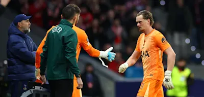 Nach nur 17 Minuten endet der rabenschwarze Auftritt des Deb&uuml;tanten