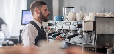 Knapp acht Millionen Besch&auml;ftigte verdienen weniger als 15 Euro