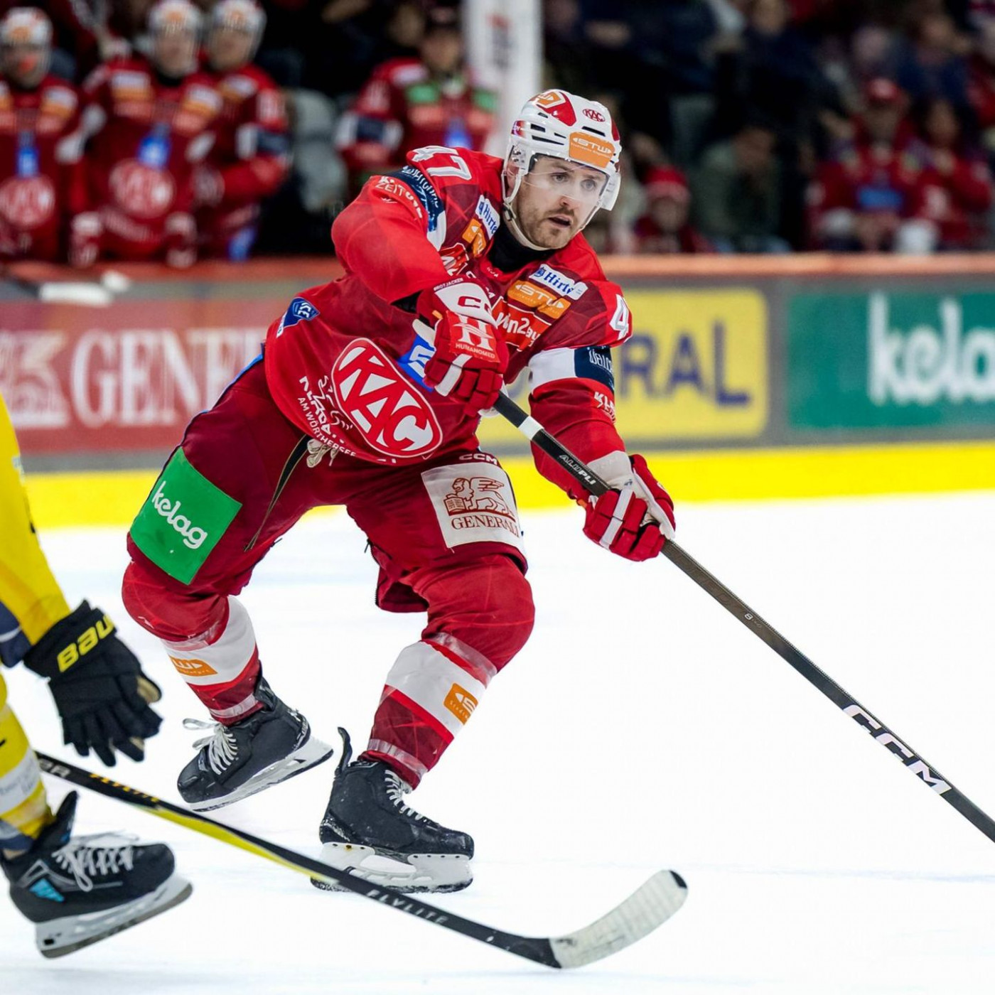 Eishockey-Profi bricht zusammen und muss wiederbelebt werden