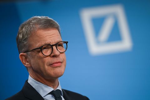 Deutsche Bank zahlt nach Rekordgewinn Milliarden-Boni