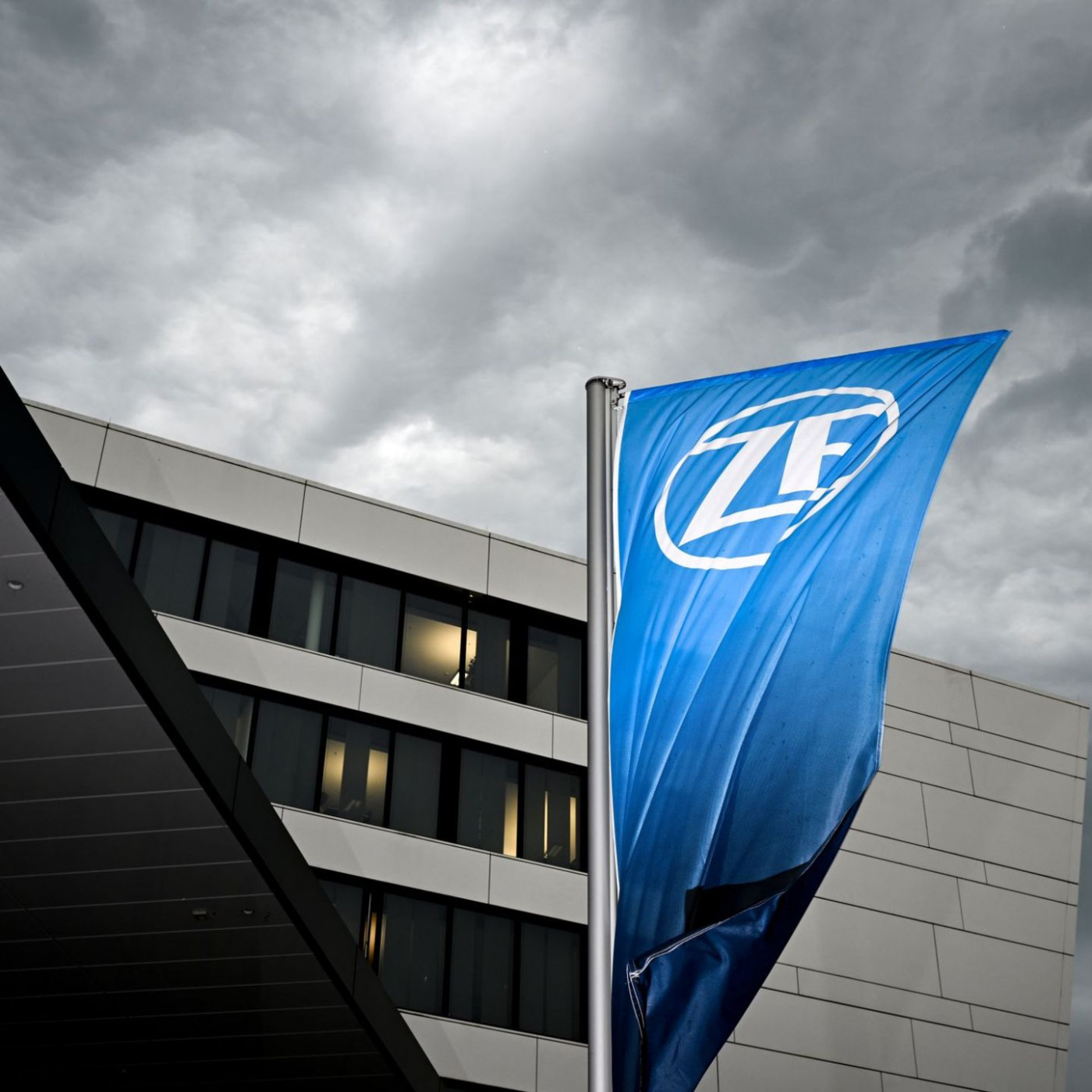 Autozulieferer ZF macht 2,1 Milliarden Euro Verlust