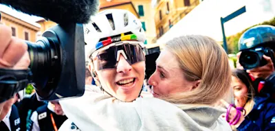 &bdquo;Monumentaler Pogacar&ldquo; &ndash; erst Sturz, dann Drama, und am Ende Radsport-Geschichte